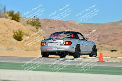 media/Dec-13-2025-Extreme Speed (Sat) [[d129ecb0b9]]/Beginner/Session 2 (Turn 4)/